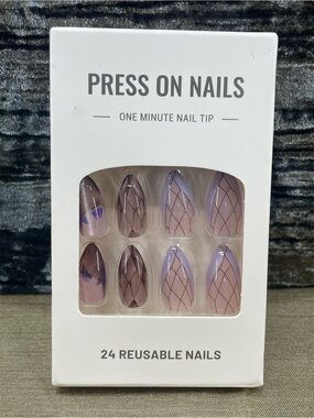 Press On Nails - Lavender Patterned Reusable Nail Tips 24 Count